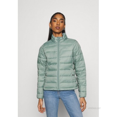 ONLY ONLSANDIE QUILTED JACKET  Light jacket chinois green/green 