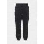 Missguided Plus RIOT HIGHWAISTED MOM Relaxed fit jeans black/black denim