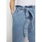 ONLY ONLJANE PAPERBAG BELT Relaxed fit jeans lightblue denim