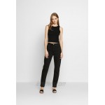 Weekday MIKA TUNED Relaxed fit jeans tuned black/black