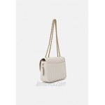 Coach QUILTED MADISON SHOULDER BAG Across body bag chalk/offwhite
