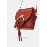 See by Chloé JOAN Joan camera bag Across body bag faded red/red