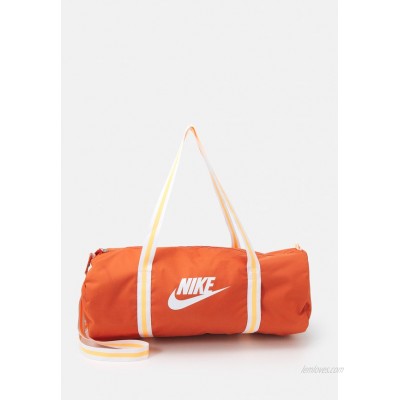Nike Sportswear HERITAGE UNISEX Sports bag light sienna/light sienna/white/orange 