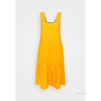 Vero Moda Tall VMALICE DRESS Jersey dress saffron/yellow 