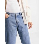 DESIGN relaxed tapered jeans in vintage mid wash blue