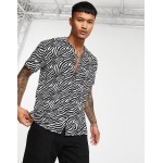 Jack & Jones Originals revere collar short sleeve shirt in zebra whites