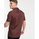 DESIGN regular short sleeve shirt with camp collar in deep brown