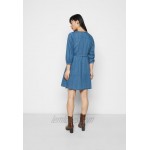 Vero Moda Petite VMHENNA WRAP SHORT DRESS Denim dress light blue denim/light blue