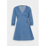 Vero Moda Petite VMHENNA WRAP SHORT DRESS Denim dress light blue denim/light blue